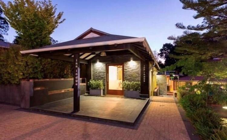 Mahogany Inn And Distillery Mahogany Creek المظهر الخارجي الصورة