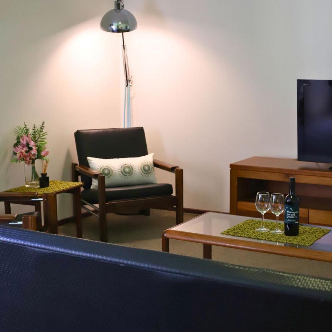 Mahogany Inn And Distillery Mahogany Creek المظهر الخارجي الصورة